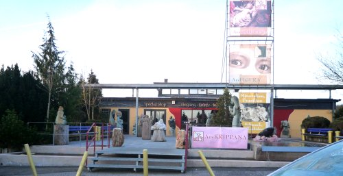 ArsKirippana-Mineralien-kleiner Ausstellungsraum aussen-kl-2015